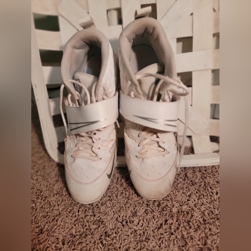 Mike Trout Cleats - Picture 2 of 4
